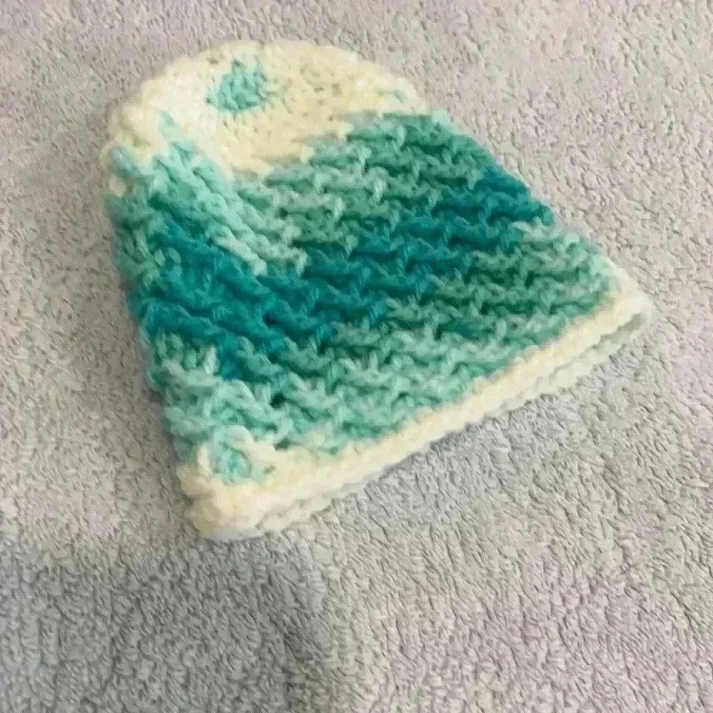 Knit hat - Picture 2 of 5
